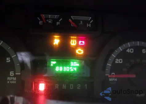 2010 Ford E-250 Commercial/Recreational z USA, uszkodzony, nr VIN 1FTNE2EL1ADA72521